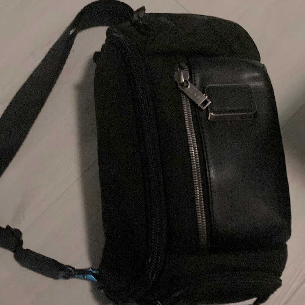 TUMMI black shoulder strap bag